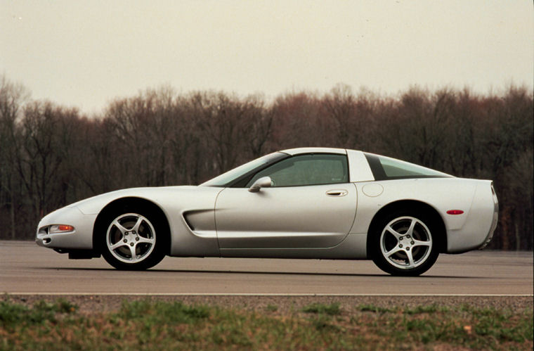 2002 Chevrolet Corvette Coupe Picture