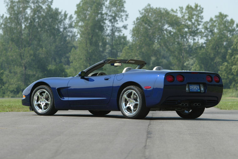 2004 Chevrolet Corvette Convertible Picture