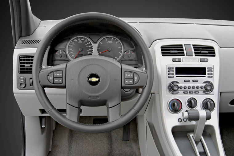 2008 Chevrolet Equinox Cockpit Picture