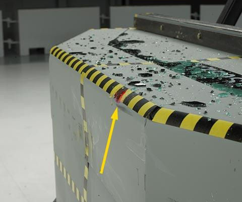 2008 Chevrolet Equinox IIHS Side Impact Crash Test Picture