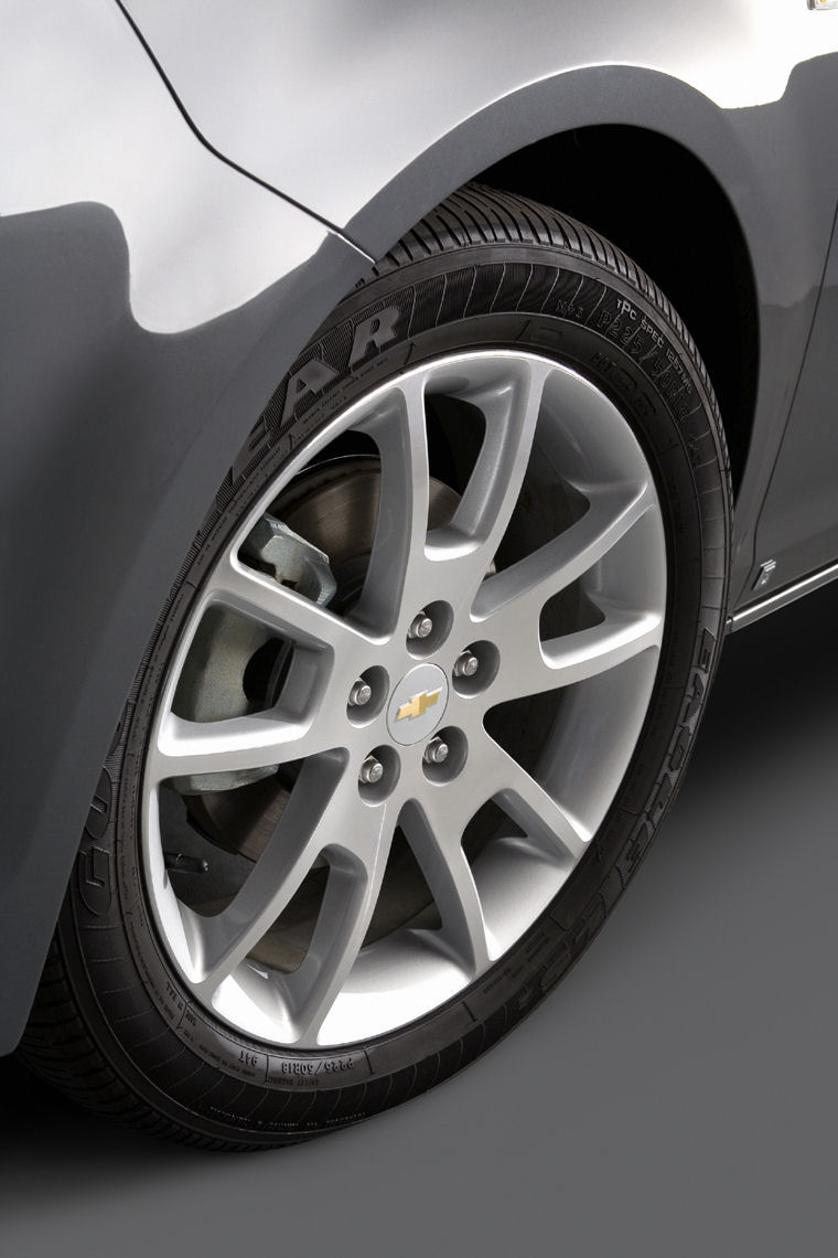 2008 Chevrolet (Chevy) Malibu LTZ Rim Picture