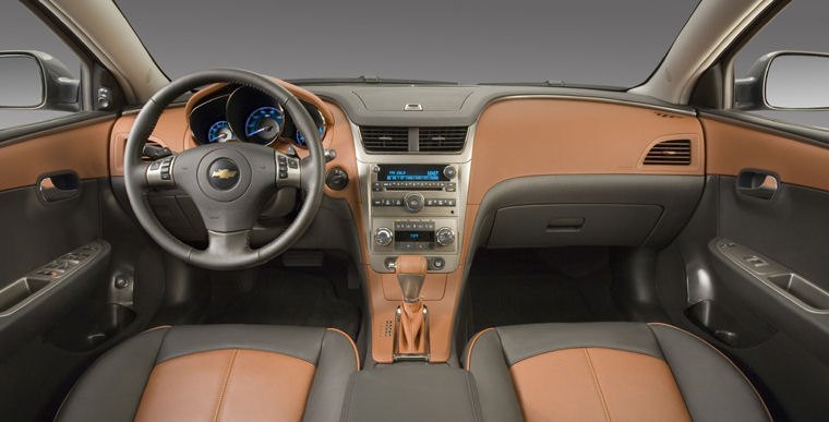 2008 Chevrolet (Chevy) Malibu LTZ Cockpit Picture