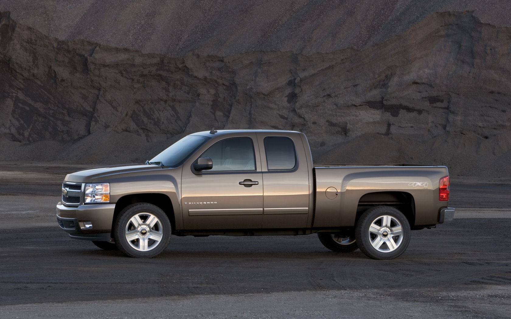 Chevrolet Silverado 1500 Desktop Wallpaper