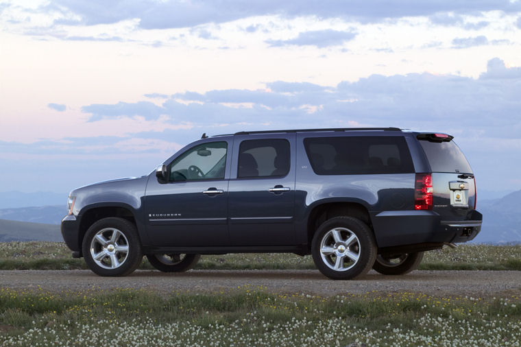 2009 Chevrolet Suburban 1500 Picture