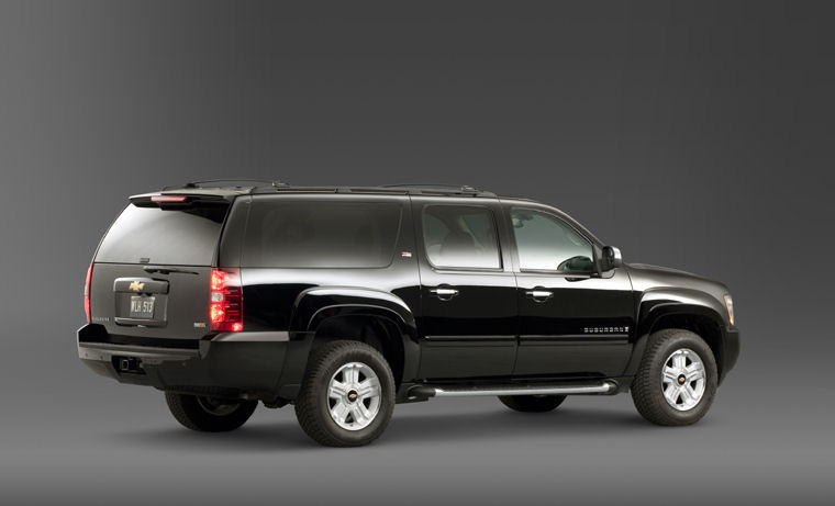 2010 Chevrolet Suburban 1500 Picture