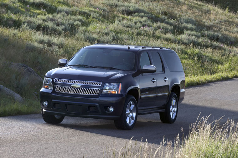 2010 Chevrolet Suburban 1500 Picture