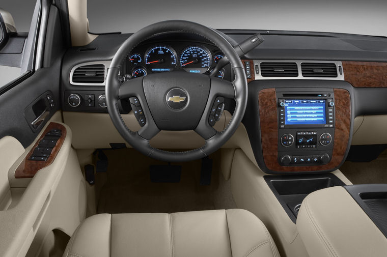 2010 Chevrolet Suburban 1500 Cockpit Picture