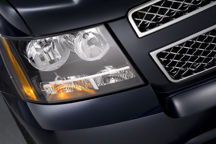 2011 Chevrolet Suburban 1500 Headlight Picture