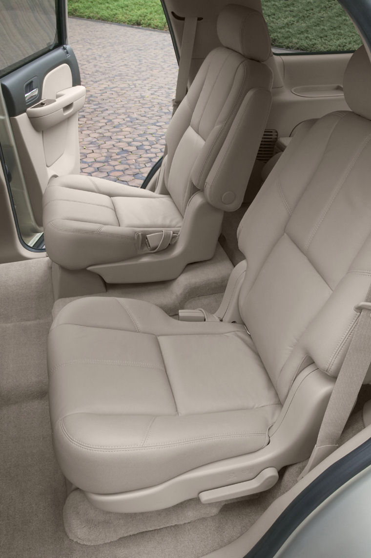 2009 Chevrolet Tahoe LTZ Rear Seats Picture