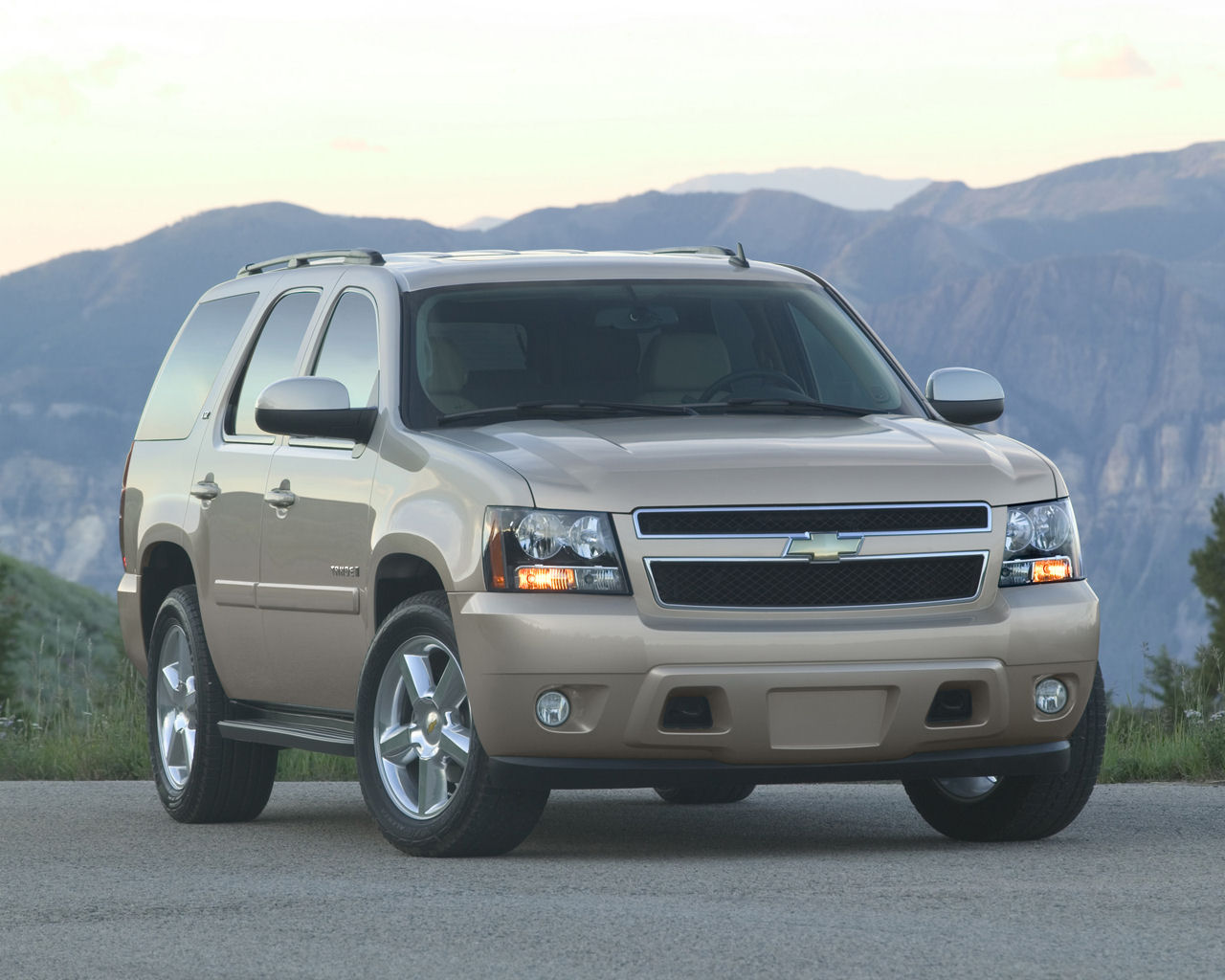 Chevrolet Tahoe Desktop Wallpaper