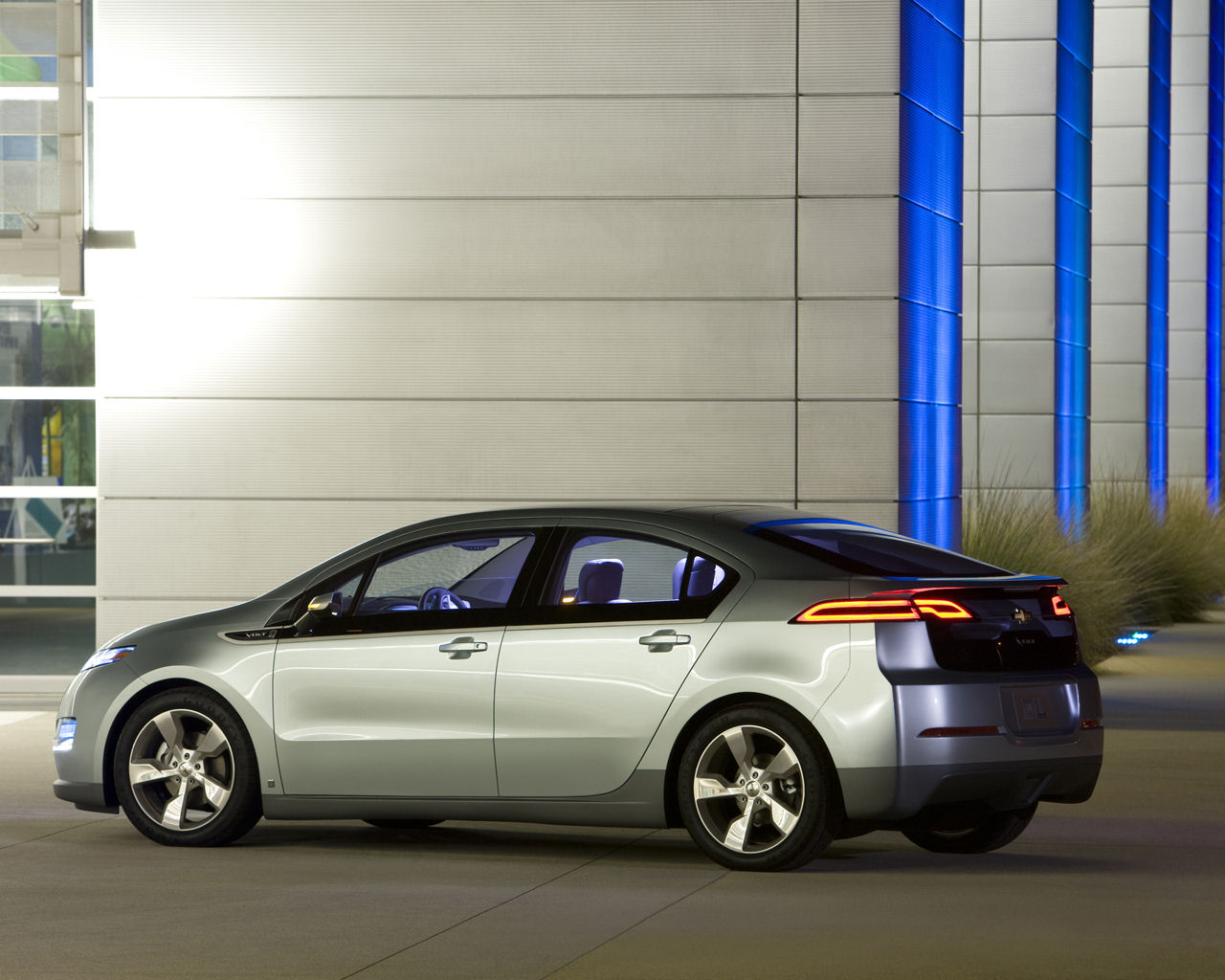 Chevrolet Volt Desktop Wallpaper