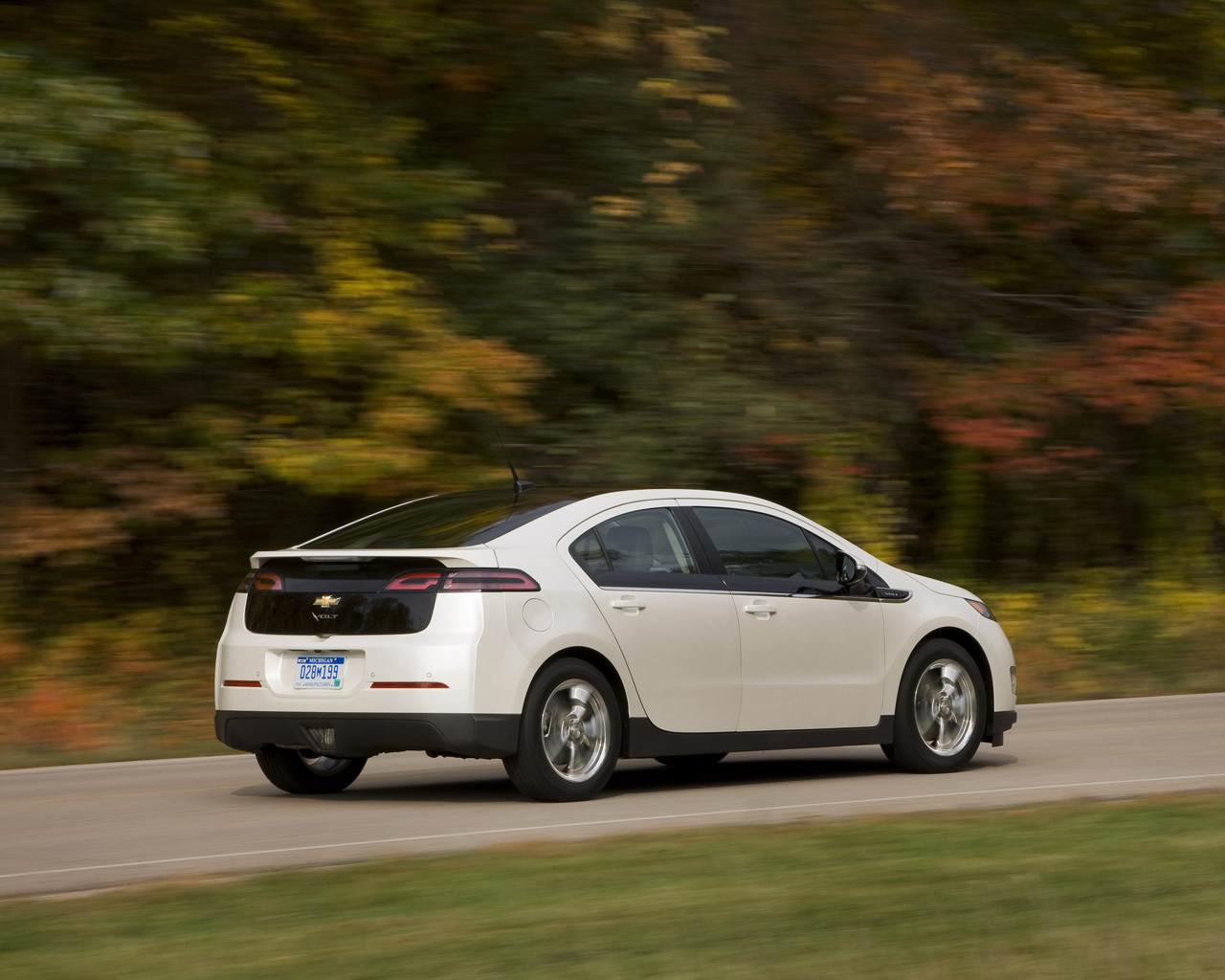 Chevrolet Volt Desktop Wallpaper