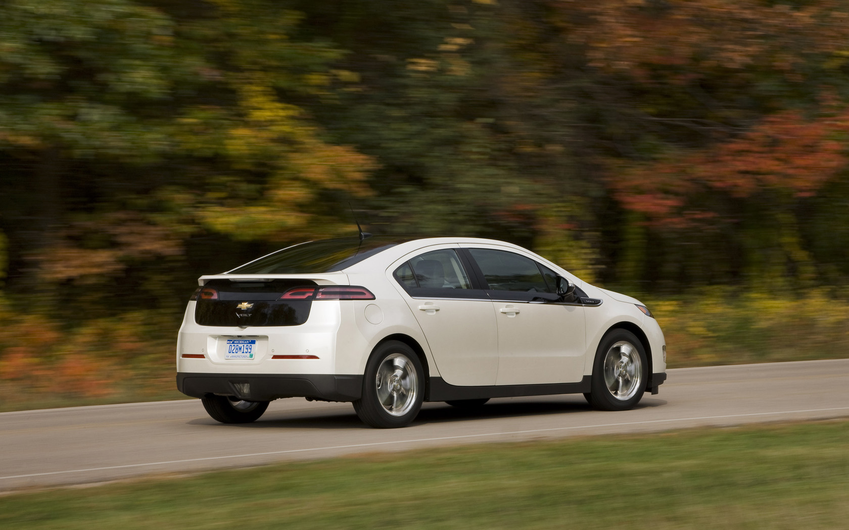 Chevrolet Volt Desktop Wallpaper