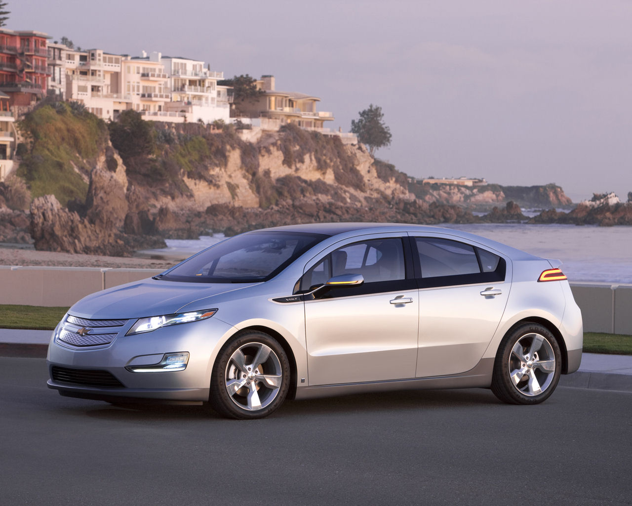 Chevrolet Volt Desktop Wallpaper