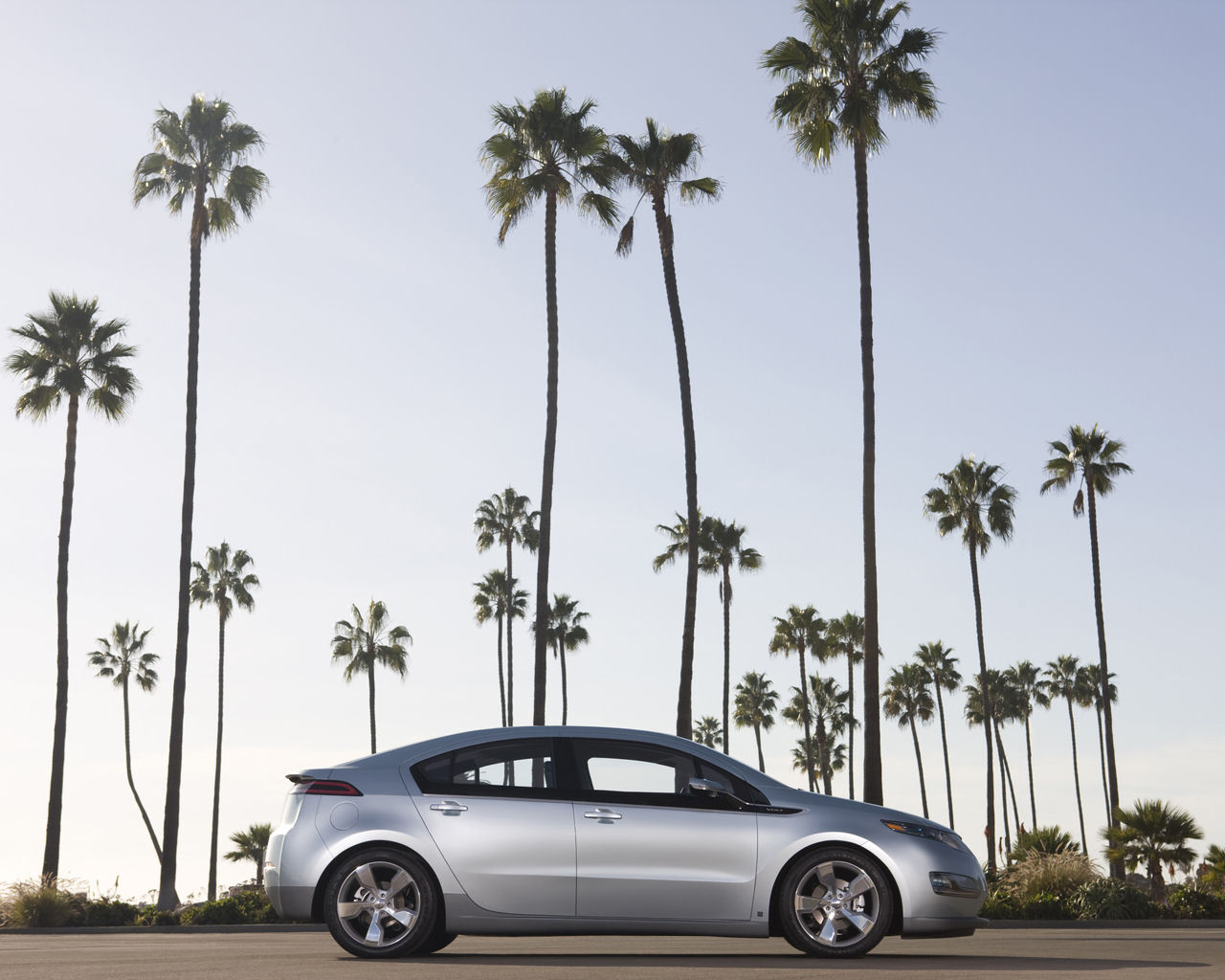 Chevrolet Volt Desktop Wallpaper