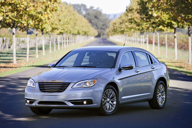 2011 Chrysler 200 Sedan Picture