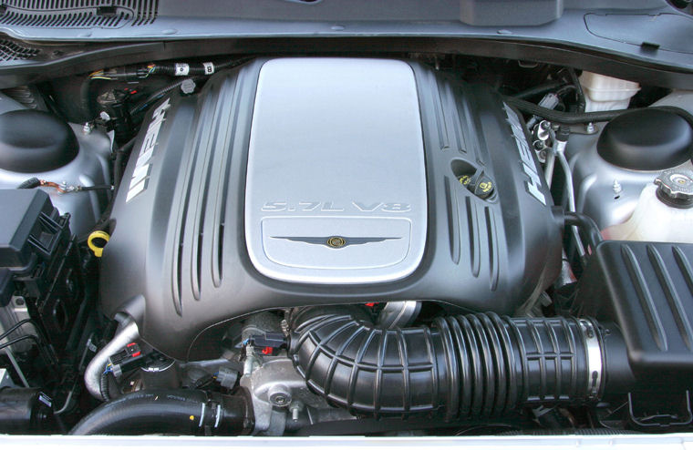 2006 Chrysler 300c 5 7l 8 Cylinder Hemi Engine Picture Pic Image