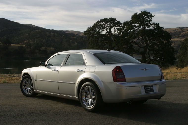 2010 Chrysler 300C Picture