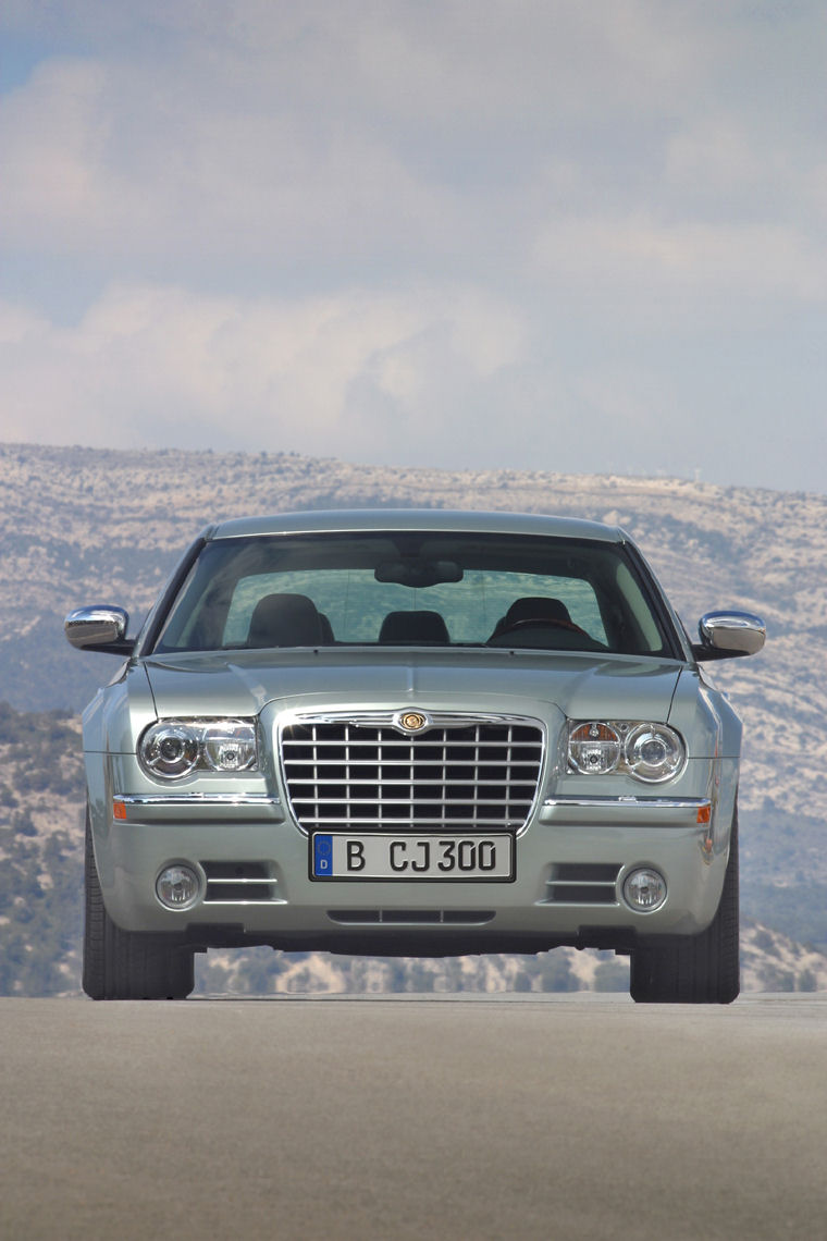 2010 Chrysler 300C Picture