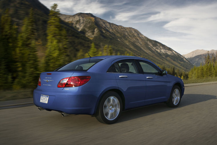 2010 Chrysler Sebring Limited Sedan Picture