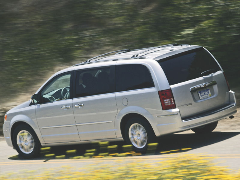 Chrysler Town & Country Desktop Wallpaper