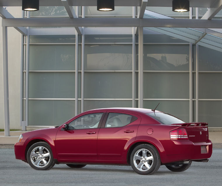 2010 Dodge Avenger R/T Picture