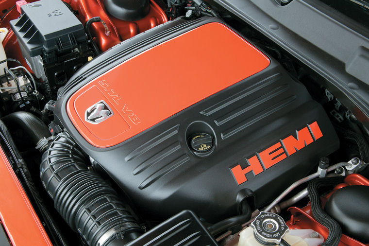 2008 Dodge Charger R/T Daytona 5.7L V8 Hemi Engine Picture