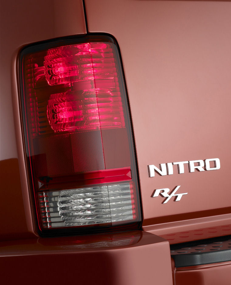 2008 Dodge Nitro R/T Tail Light Picture