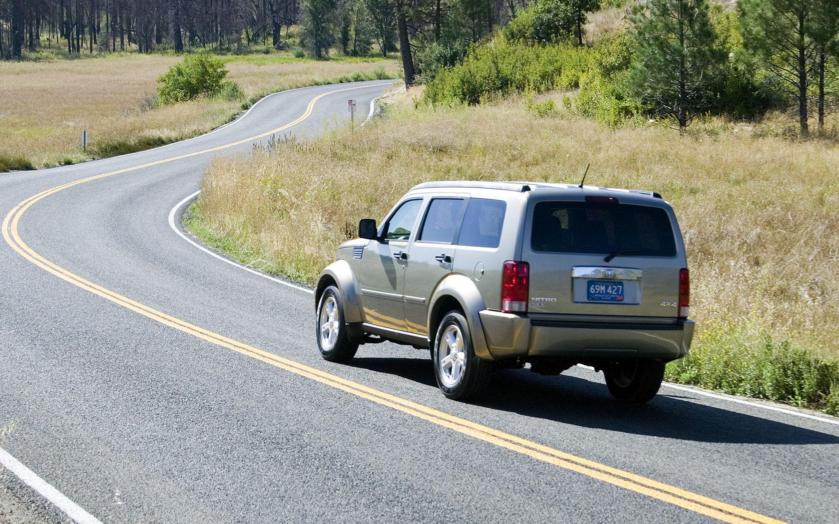 Dodge Nitro Desktop Wallpaper