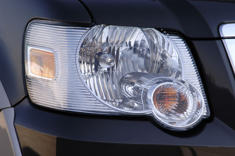 2008 Ford Explorer Headlight Picture