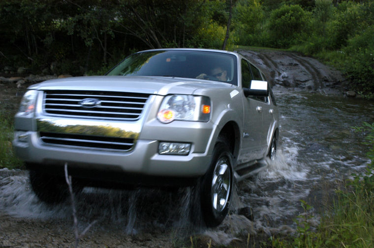 2008 Ford Explorer Picture