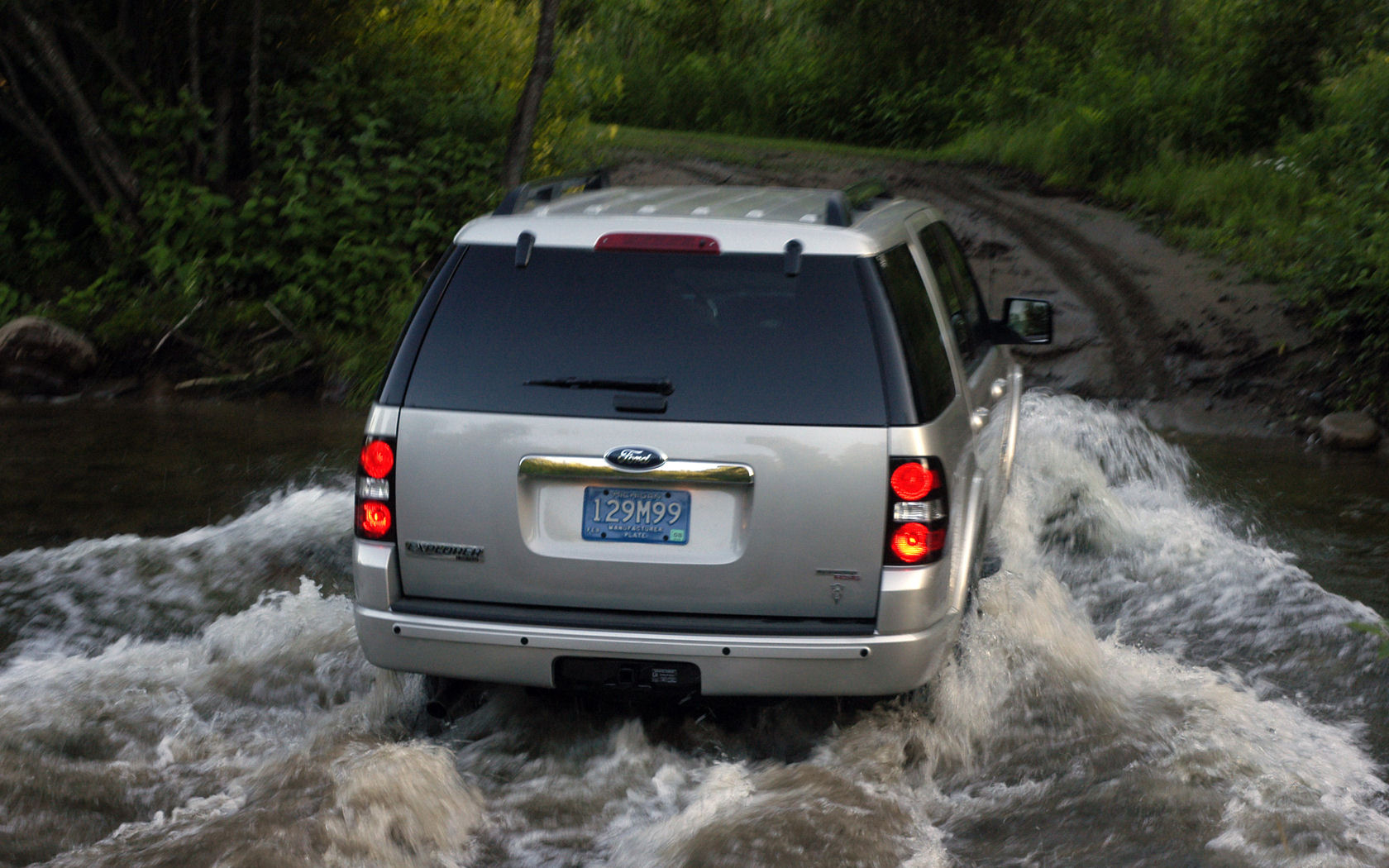 Ford Explorer Desktop Wallpaper