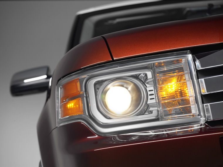 2009 Ford Flex Headlight Picture