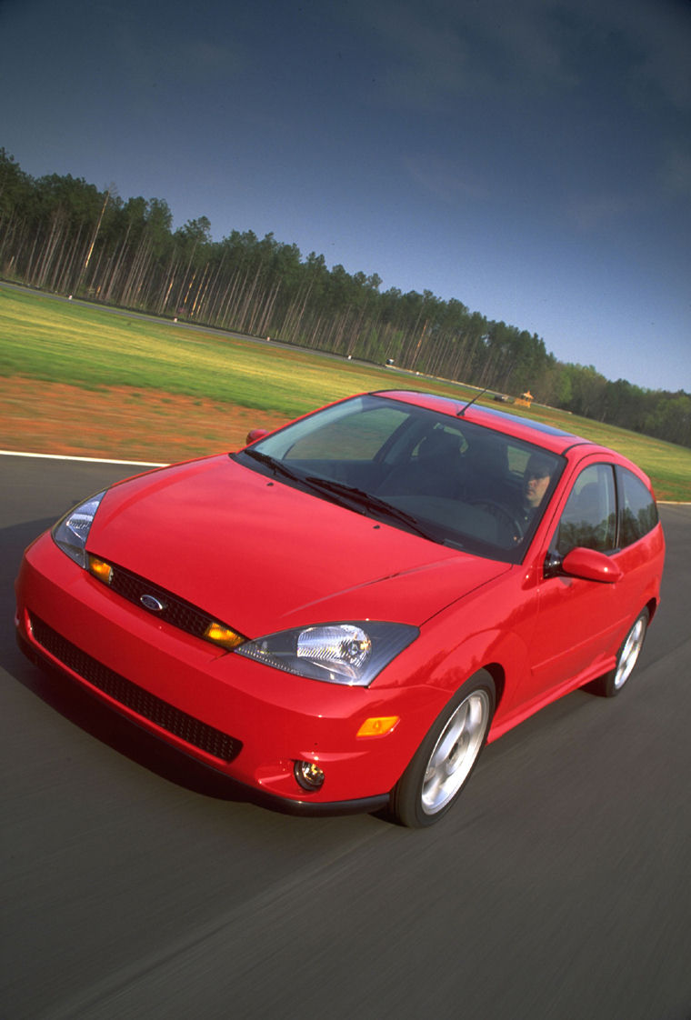 2004 Ford Focus SVT Picture