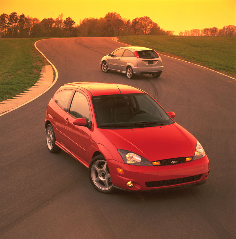 2004 Ford Focus SVT Picture