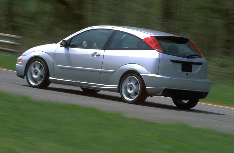 2004 Ford Focus SVT Picture