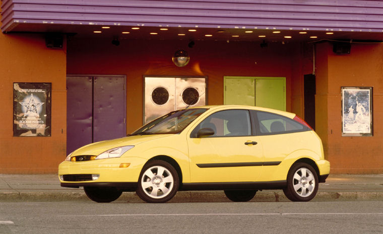 2004 Ford Focus ZX3 Picture