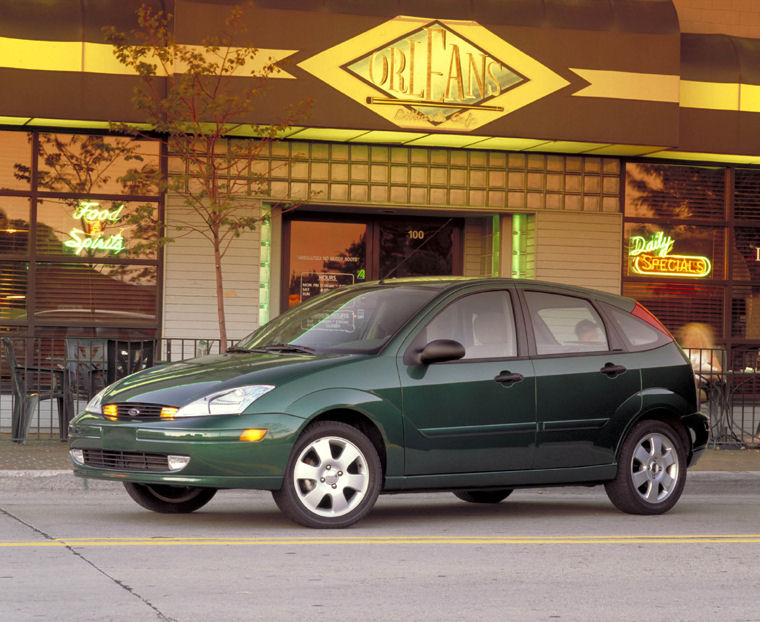 2004 Ford Focus ZX5 Picture