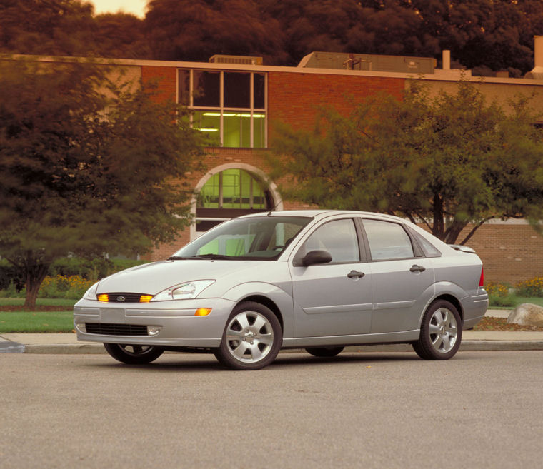 2004 Ford Focus Sedan ZTS Picture