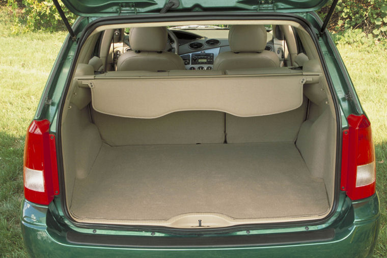 2004 Ford Focus Wagon Trunk Picture