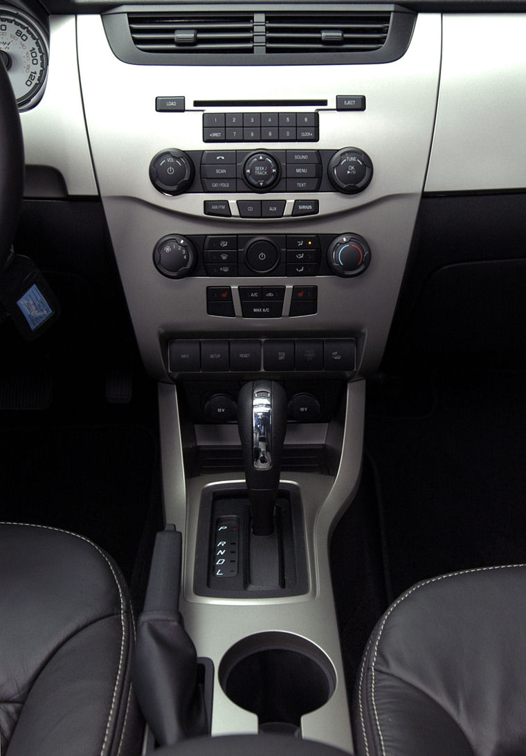 2009 Ford Focus Coupe Center Stack Picture