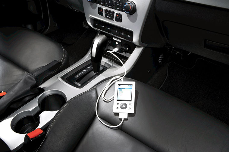 2010 Ford Focus Coupe Center Console Picture