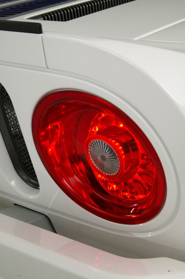 2005 Ford GT Tail Light Picture