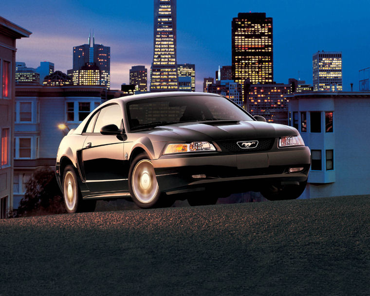 2003 Ford Mustang V6 Picture