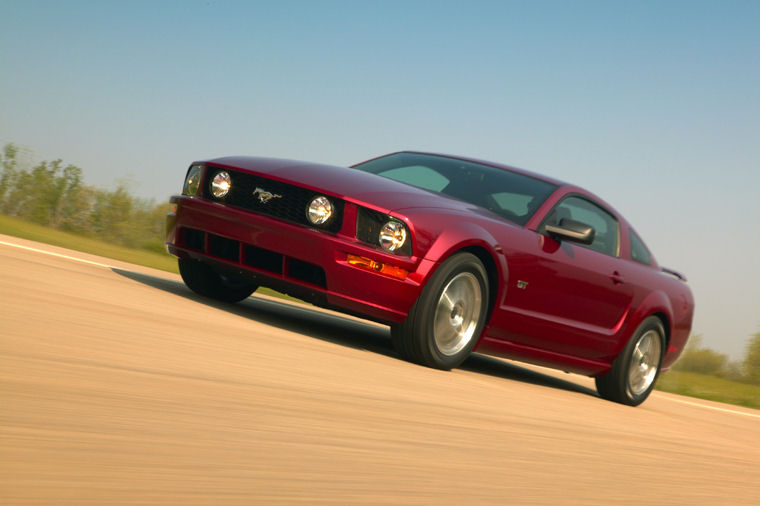 2005 Ford Mustang GT Picture