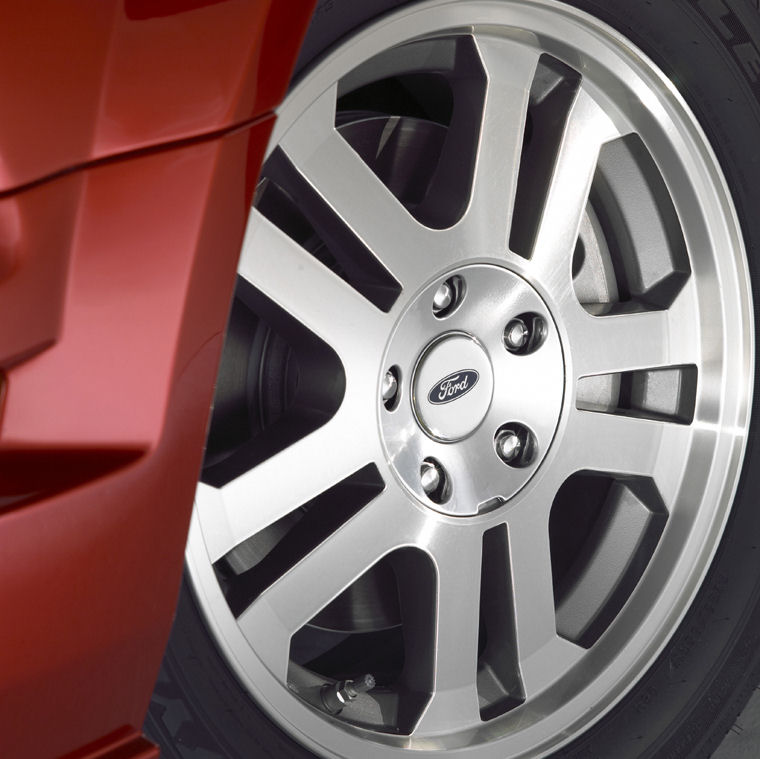 2005 Ford Mustang GT Rim Picture