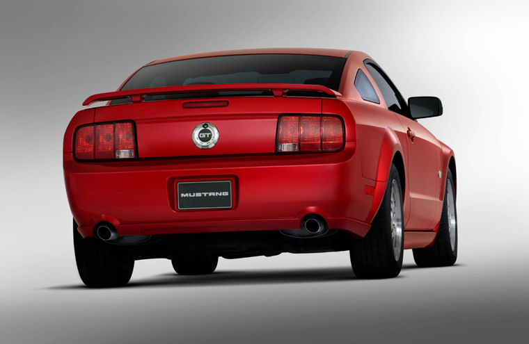 2005 Ford Mustang GT Picture