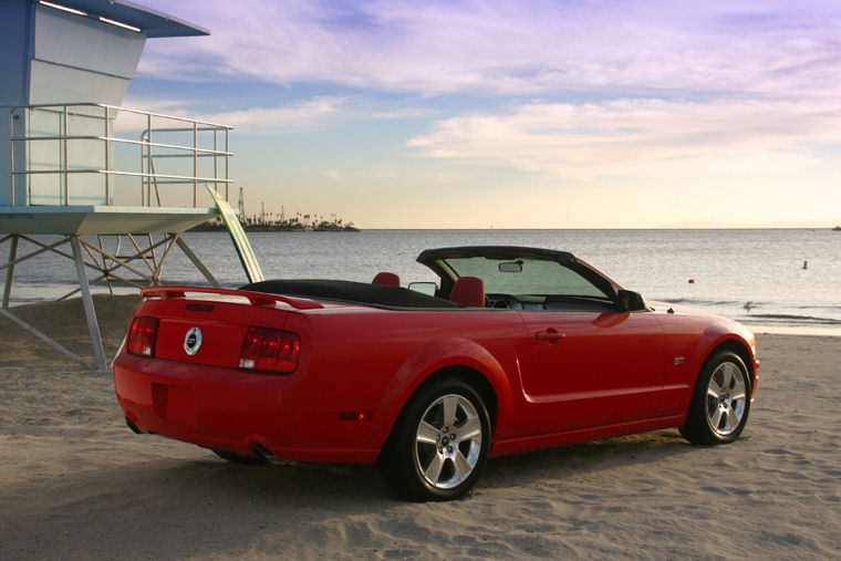 2005 Ford Mustang GT Convertible Picture