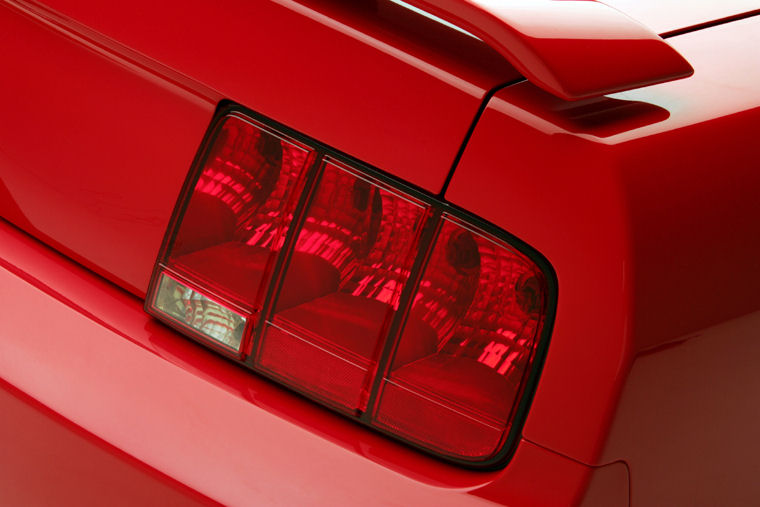 2005 Ford Mustang GT Convertible Tail Light Picture