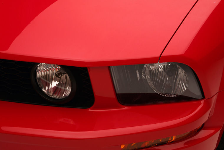 2007 Ford Mustang GT Convertible Headlight Picture